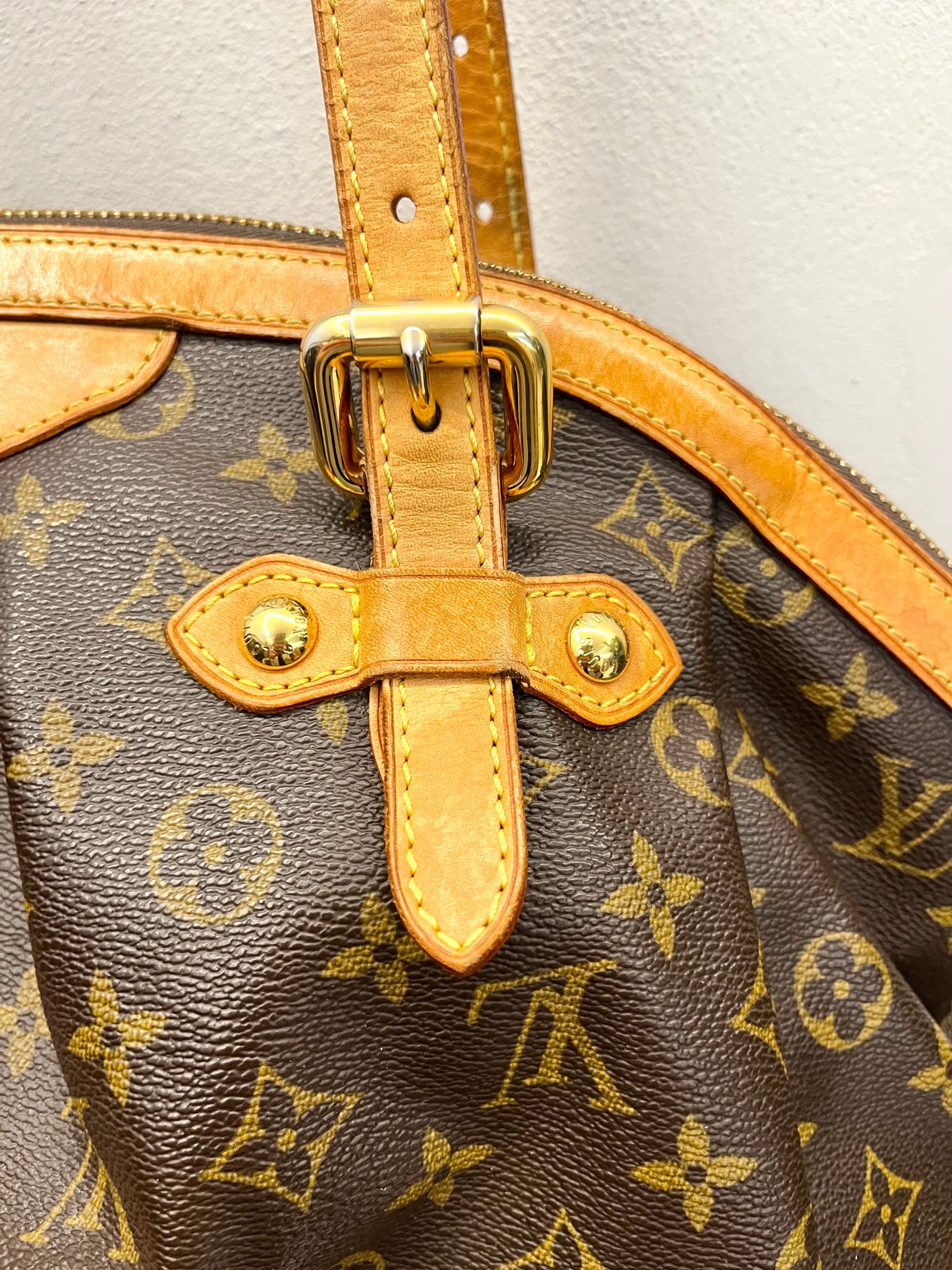 Louis Vuitton Tivoli
