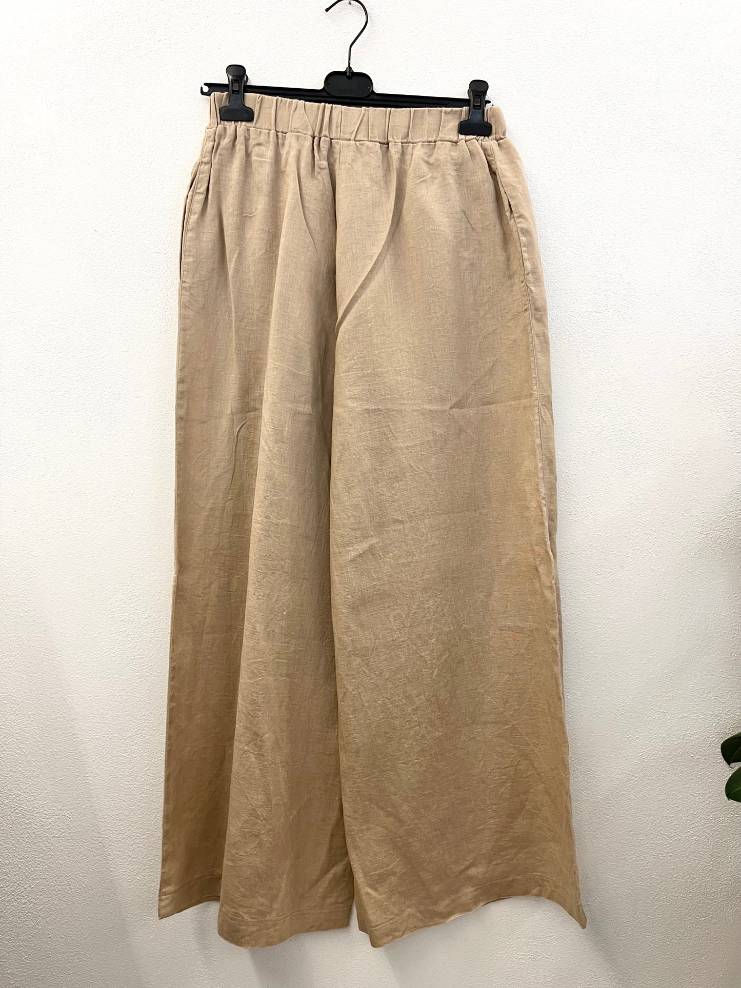 Pantalone di Valentino Rama ampio in tessuto naturale