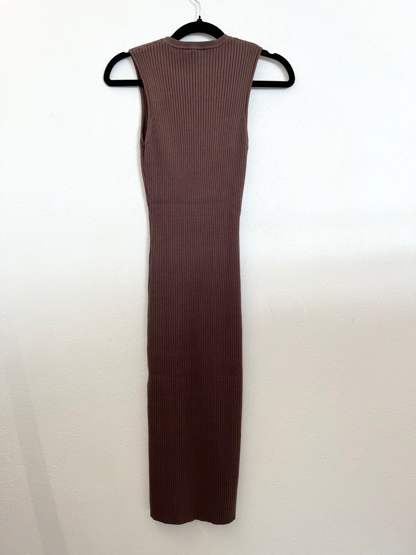 Abito Midi di Elisabetta Franchi in Maglia a Costine con Lavorazione a Cuore