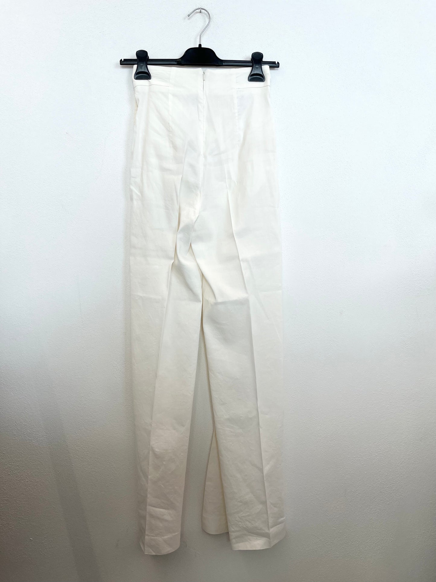 Tailleur di Pinko pantalone e giacca doppiopetto in lino