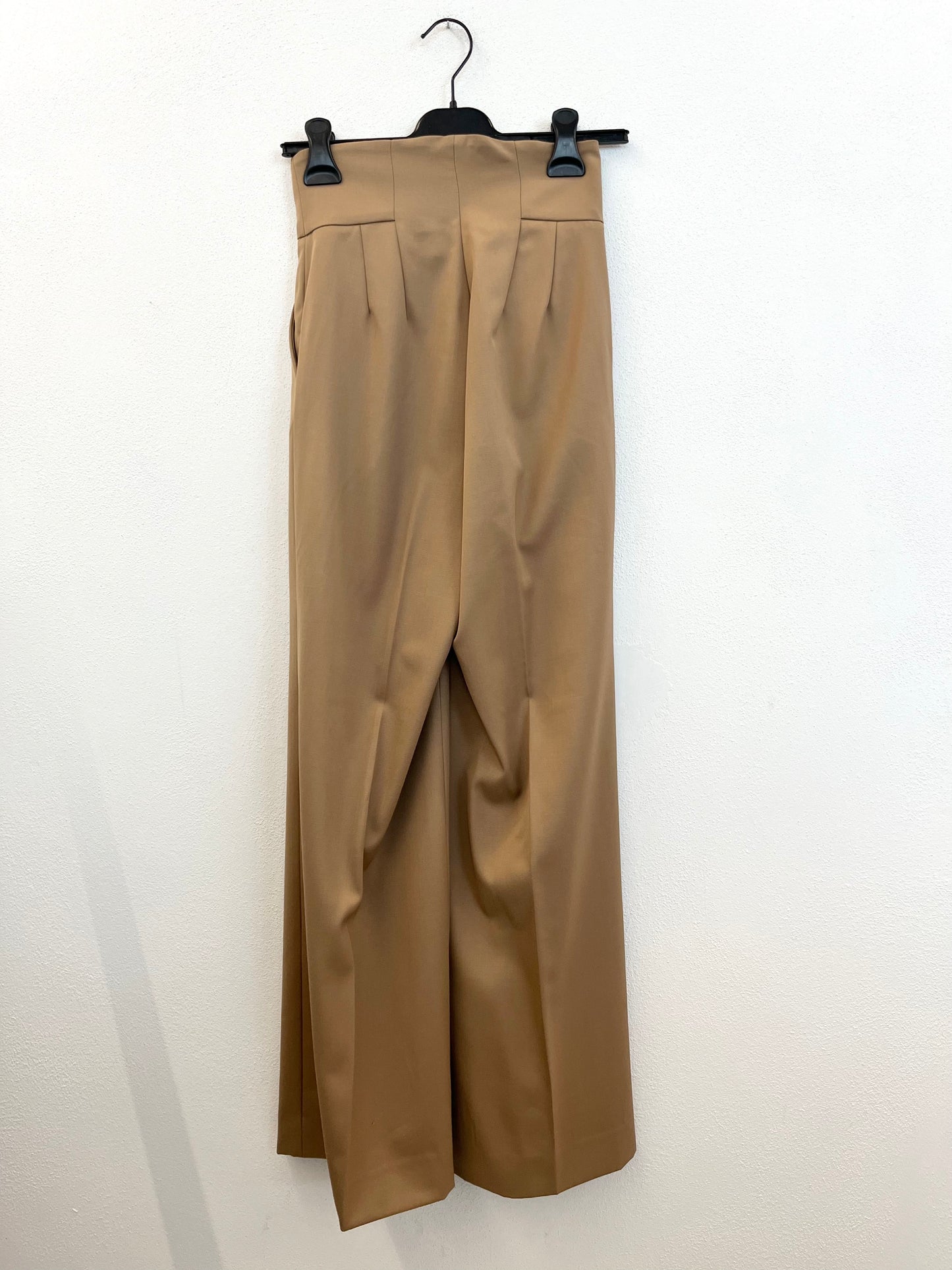 Pantaloni De Santis by Martin Alvarez a palazzo con doppie pinces