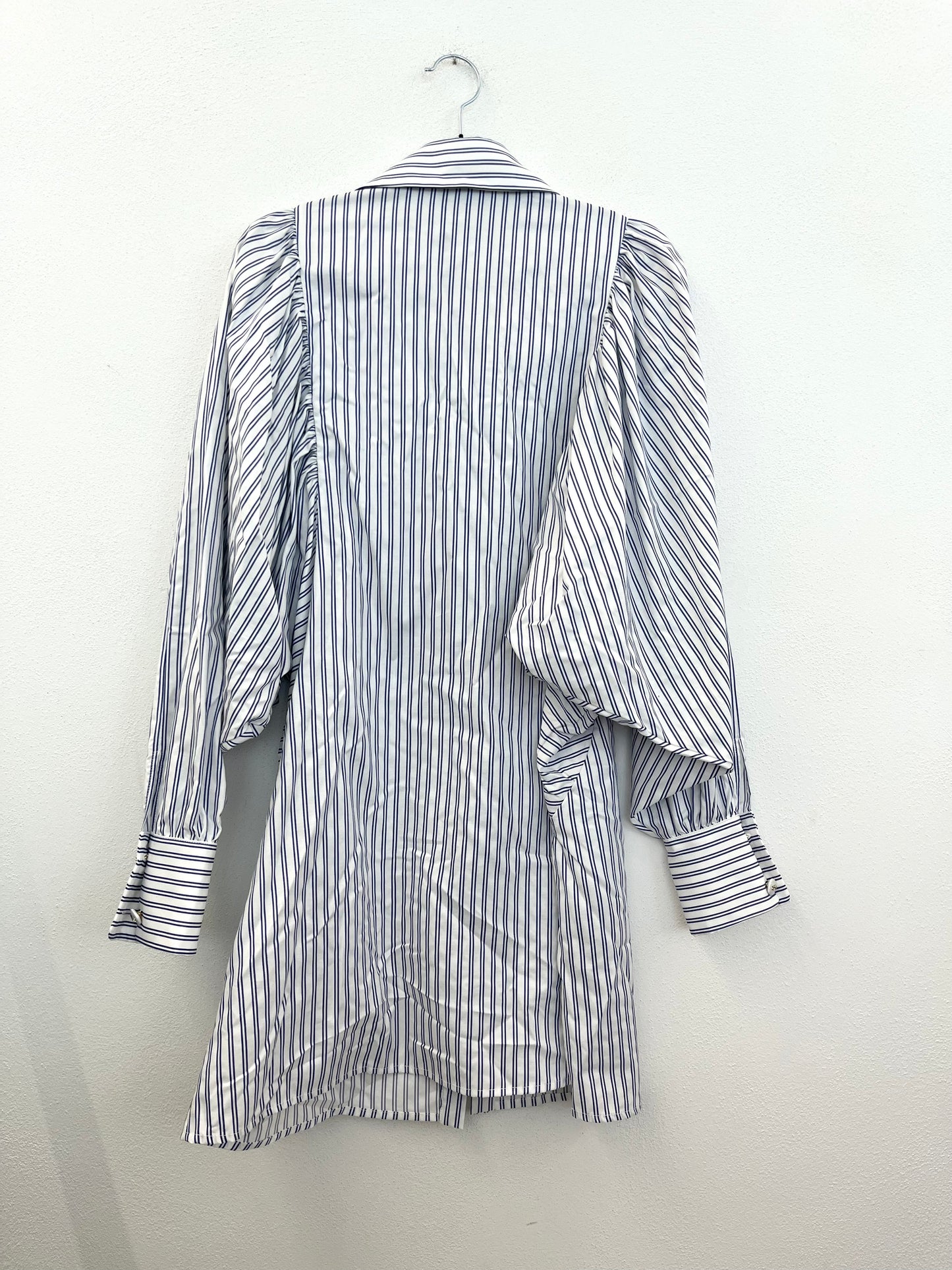 Abito a camicia Elisabetta Franchi a righe con maniche a palloncino