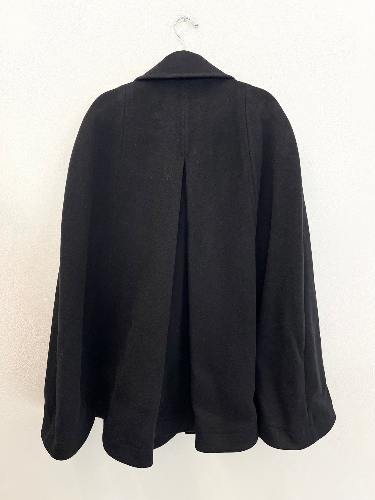 Cappa Boutique Moschino Nera