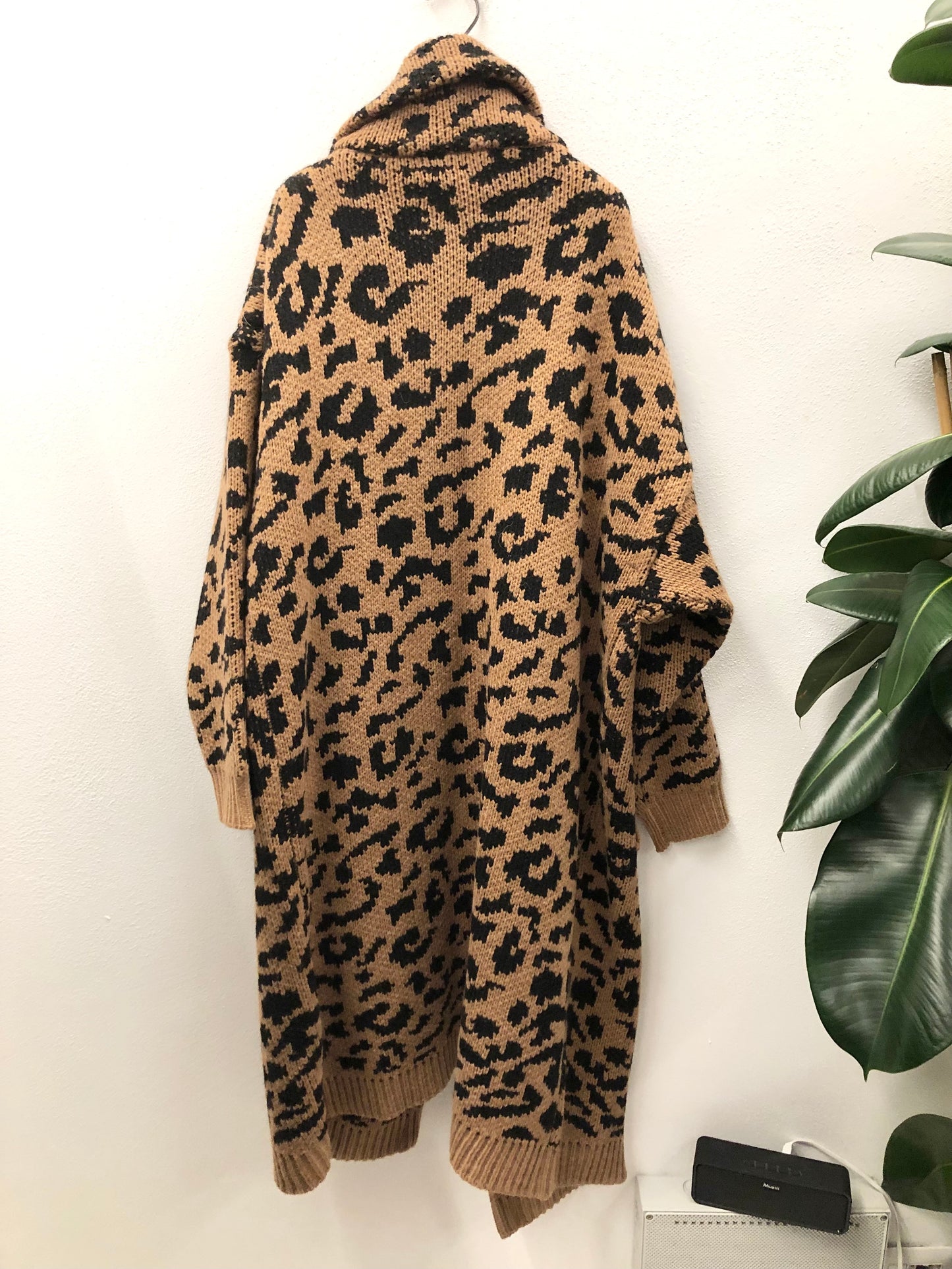 Knitted cardigan by Essentiel