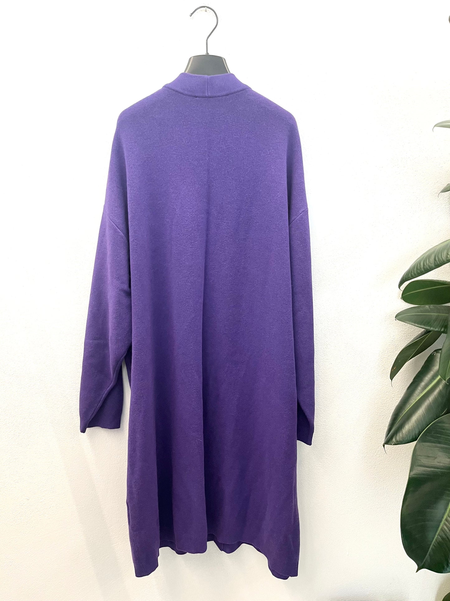 Long cardigan by Solotre