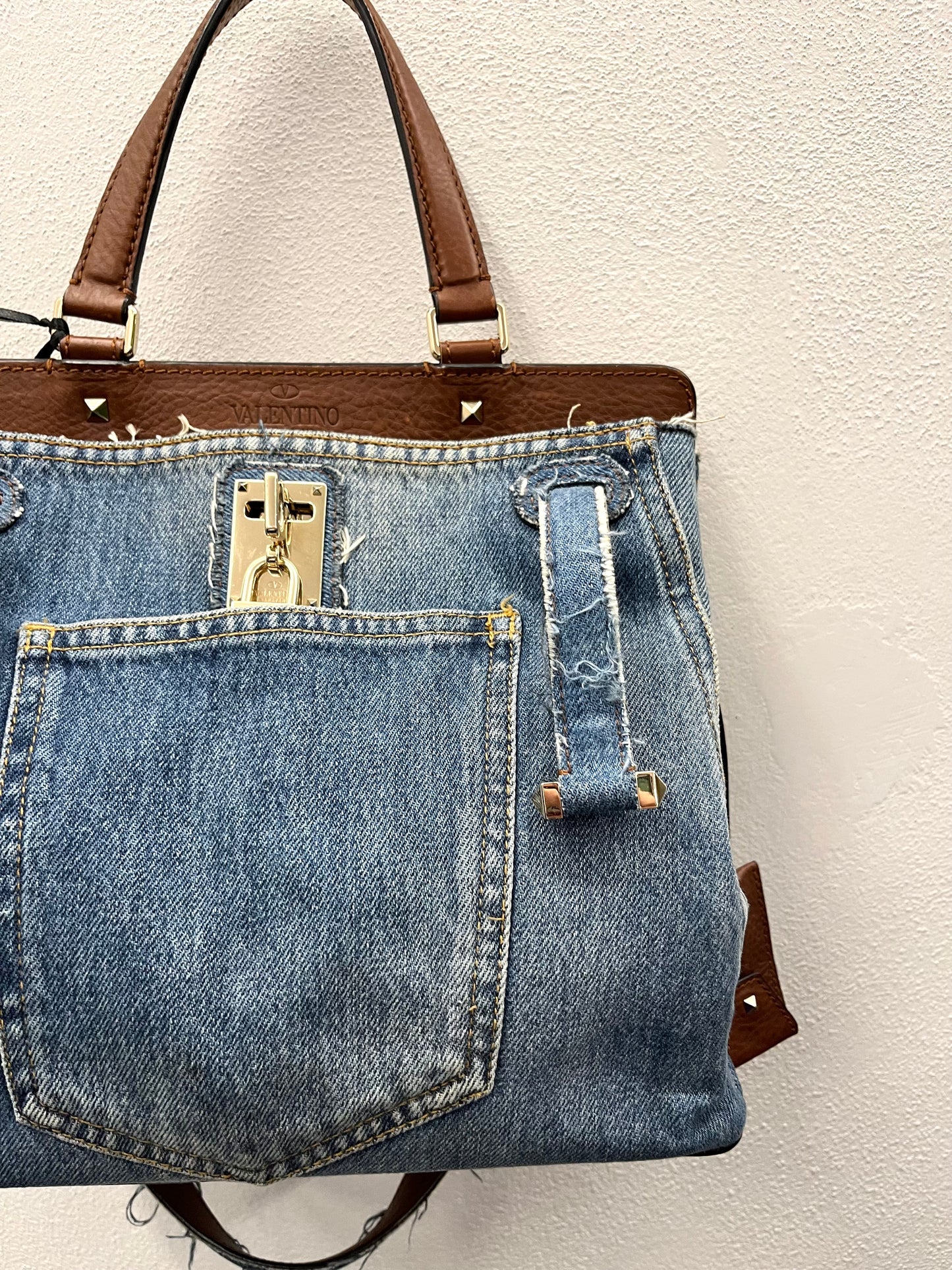 Valentino Garavani JoyLock Bag