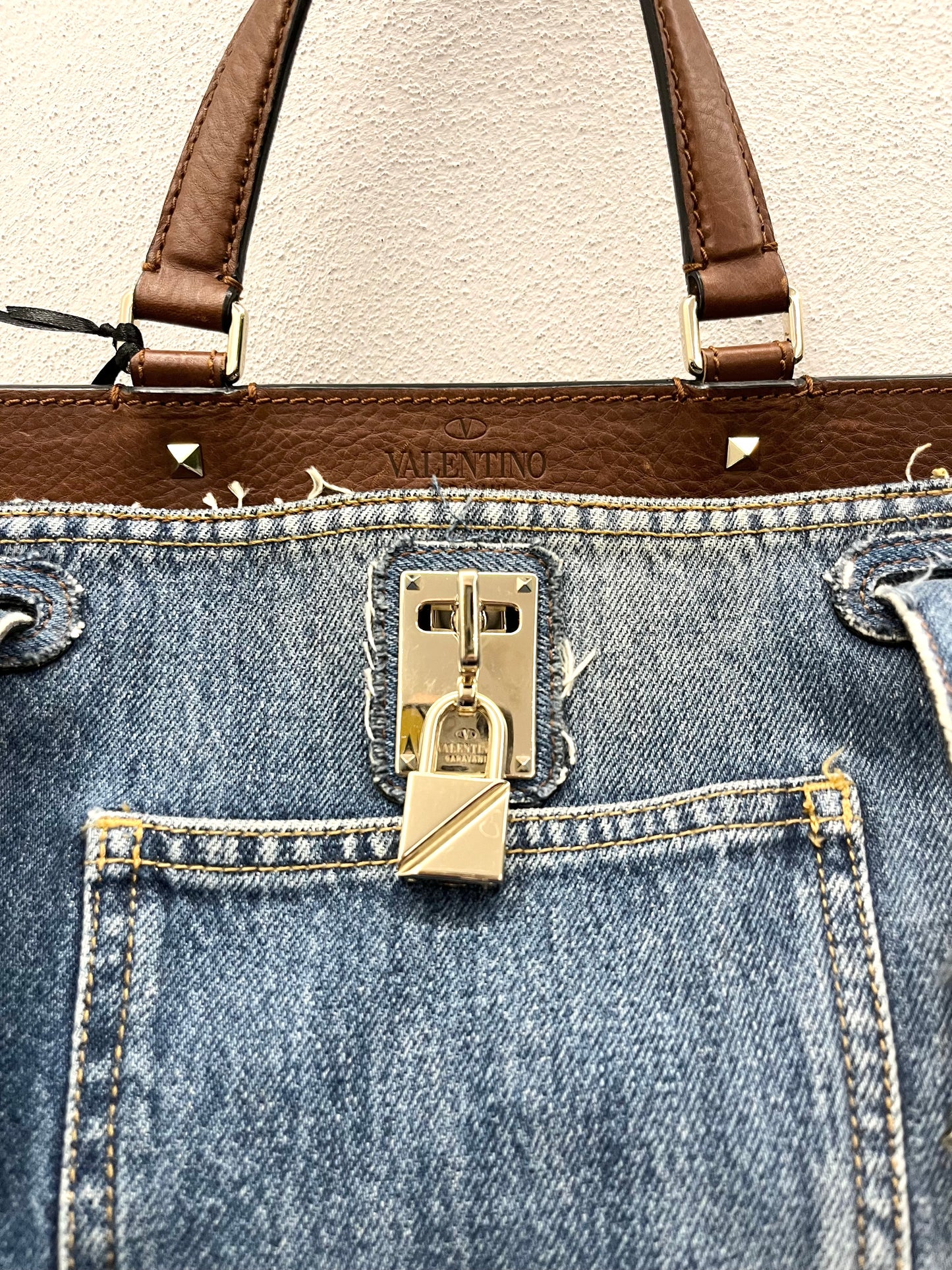Valentino Garavani JoyLock Bag