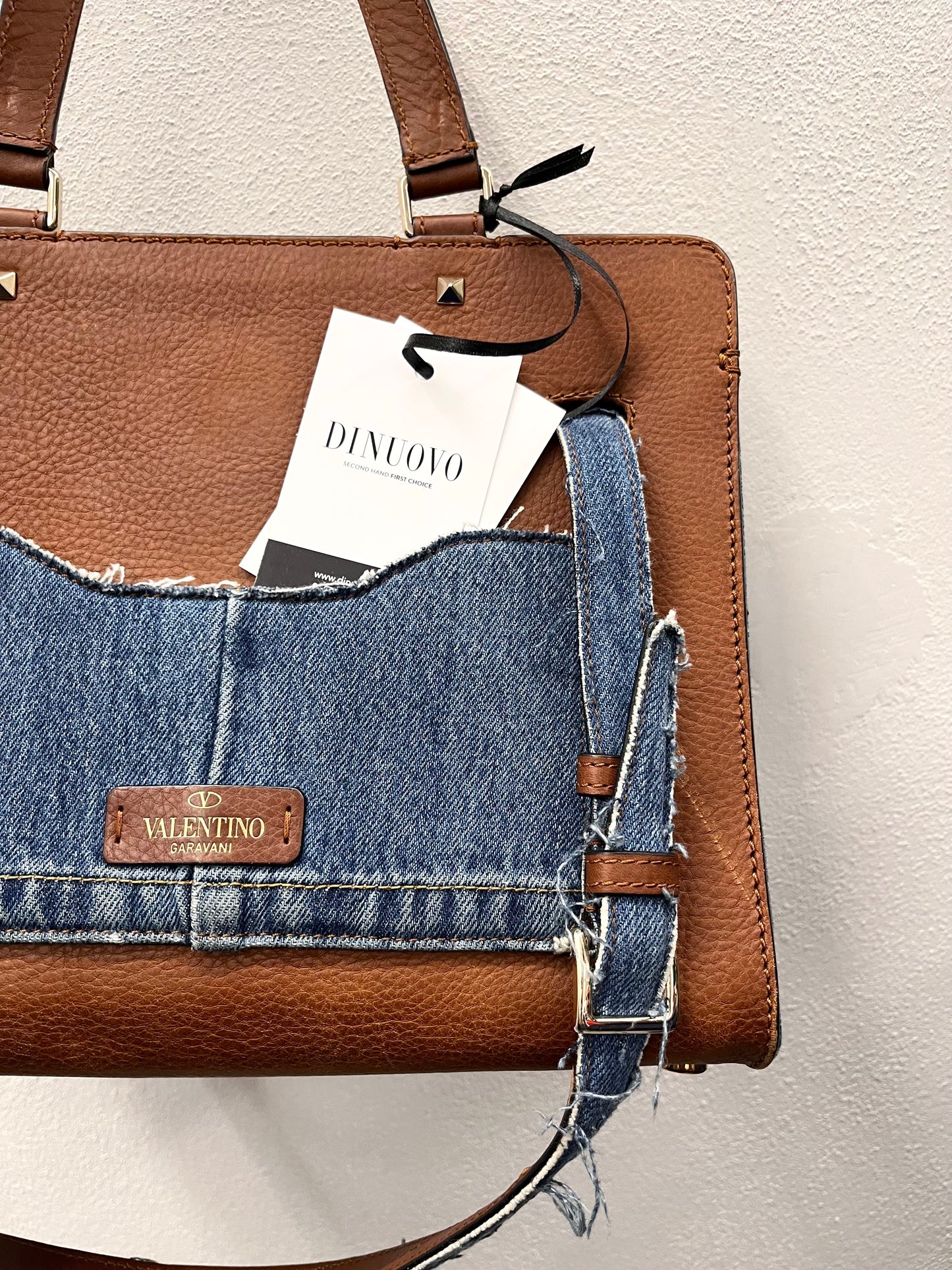 Valentino Garavani JoyLock Bag