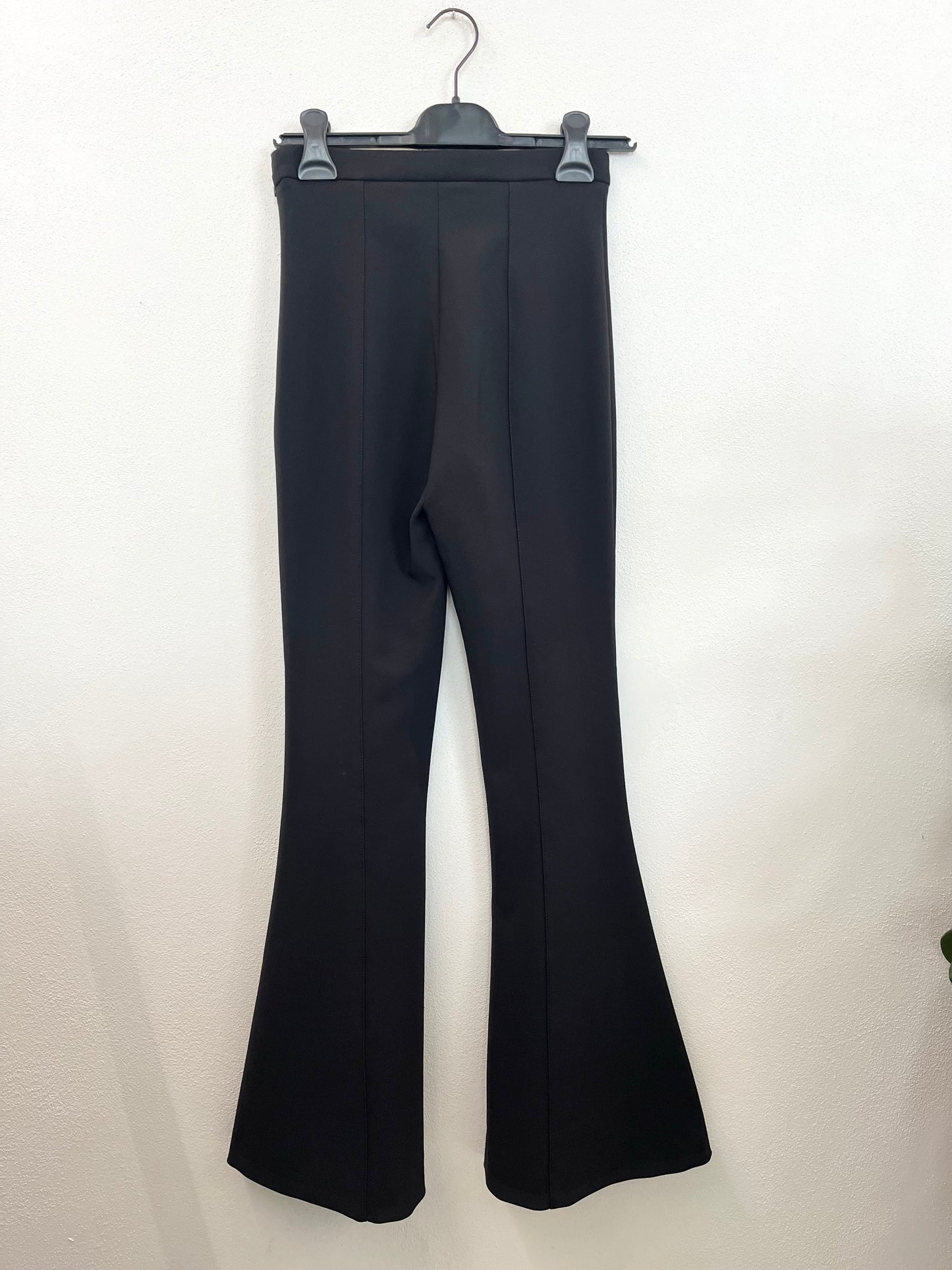 Pantalone a zampa di Elisabetta Franchi