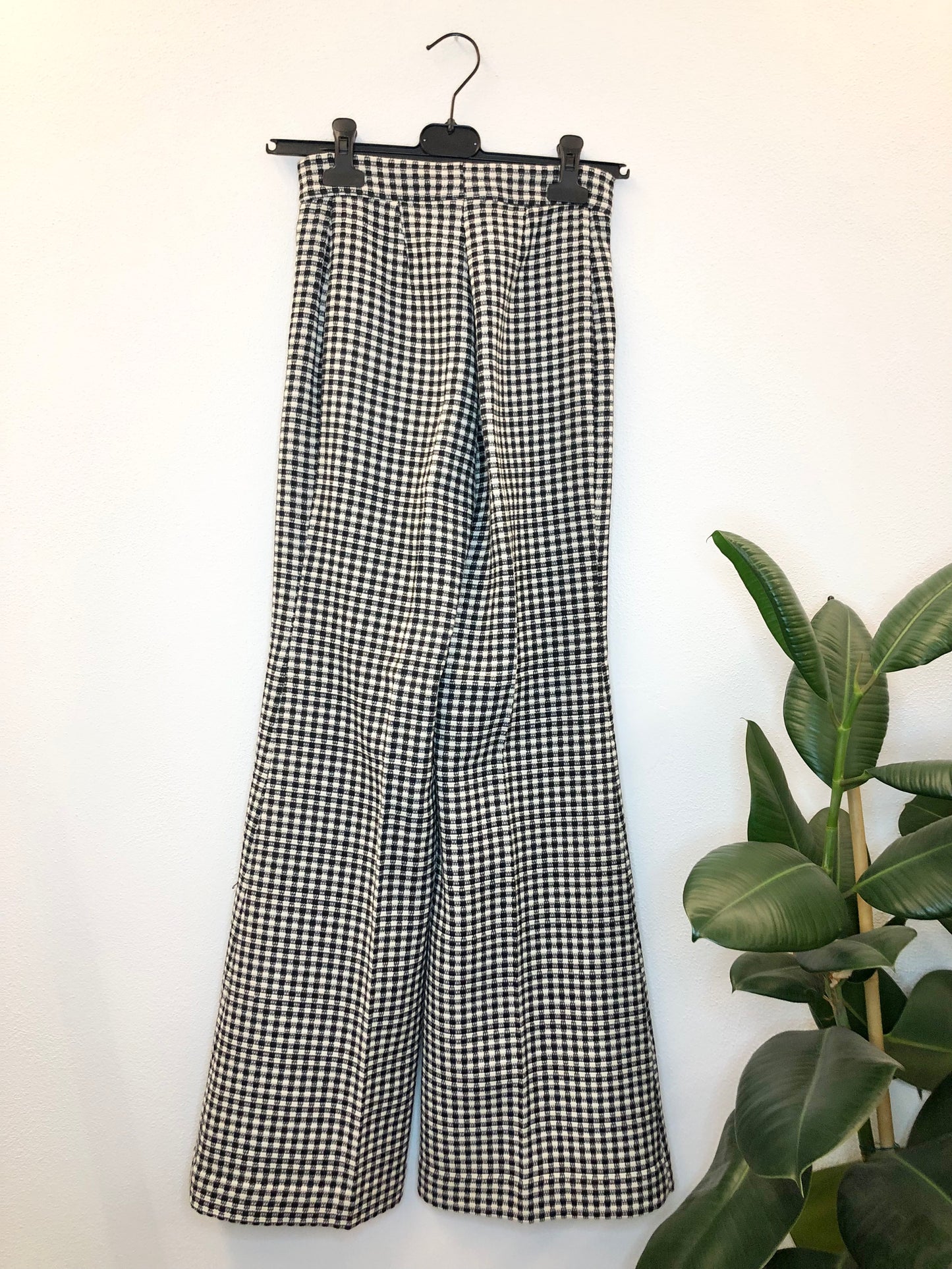 De Santis trousers by Martin Alvarez