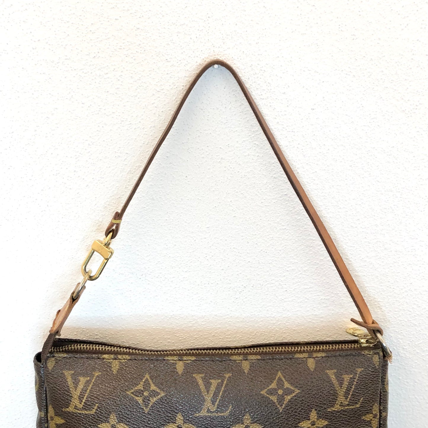 LOUIS VUITTON POCHETTE NM