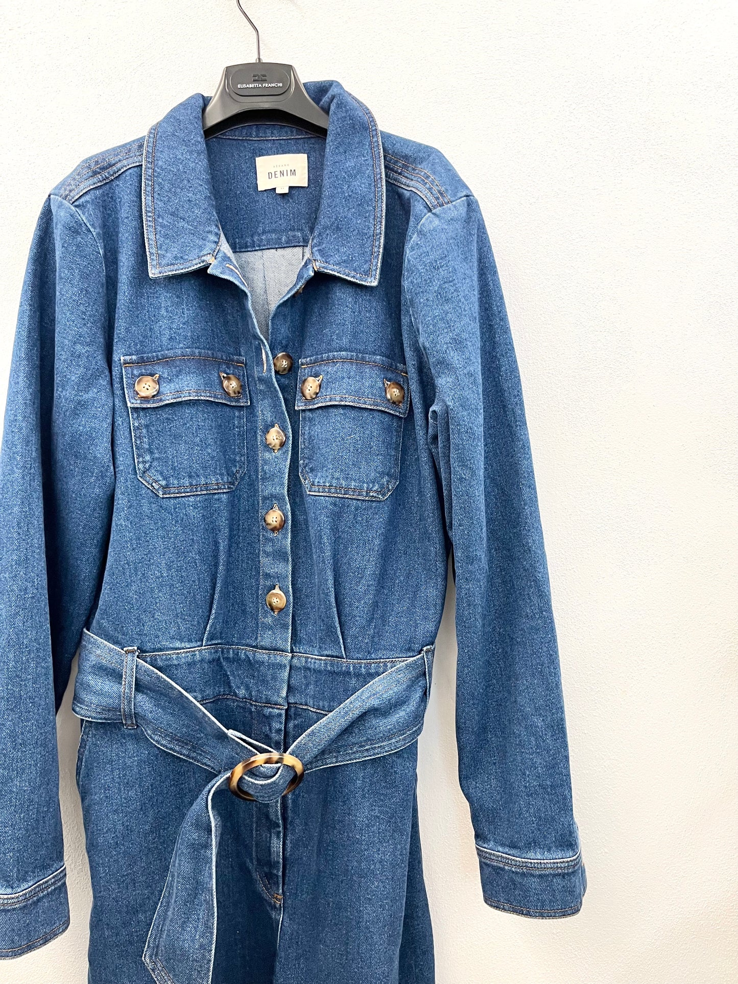 Tuta di Sezane intera in denim sartoriale