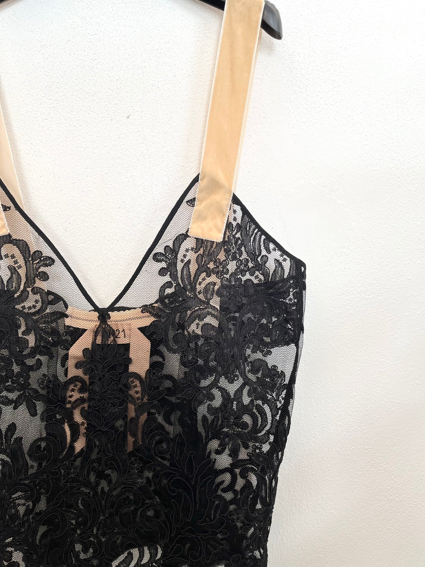 Top in pizzo di N°21 e tulle con spalline a contrasto