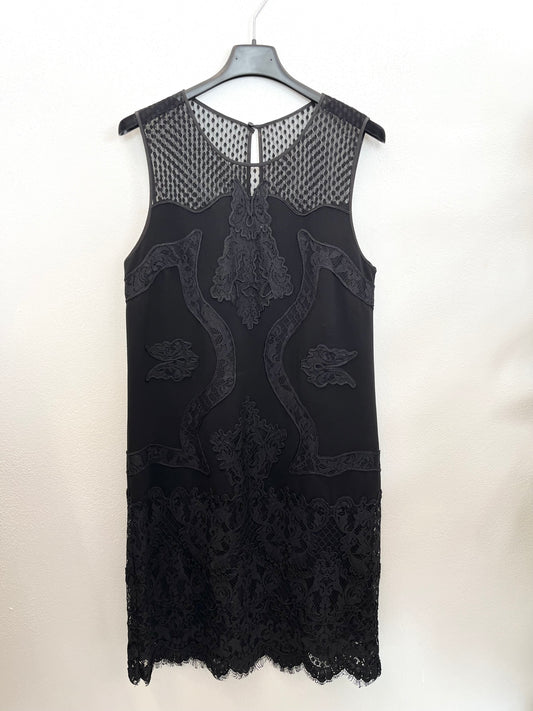 Abito cocktail di Diane Von Furstemberg con inserti in pizzo e mesh