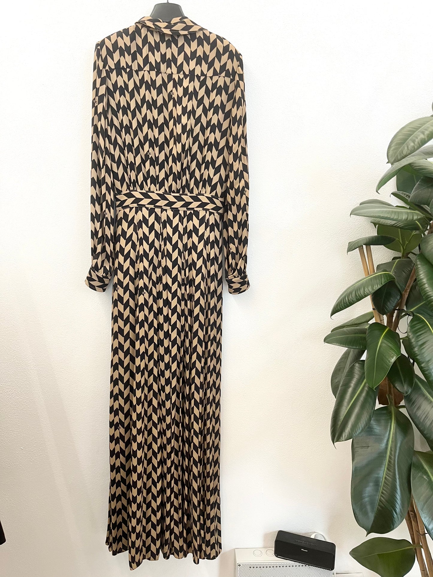 Abito lungo di Elisabetta Franchi con stampa geometrica