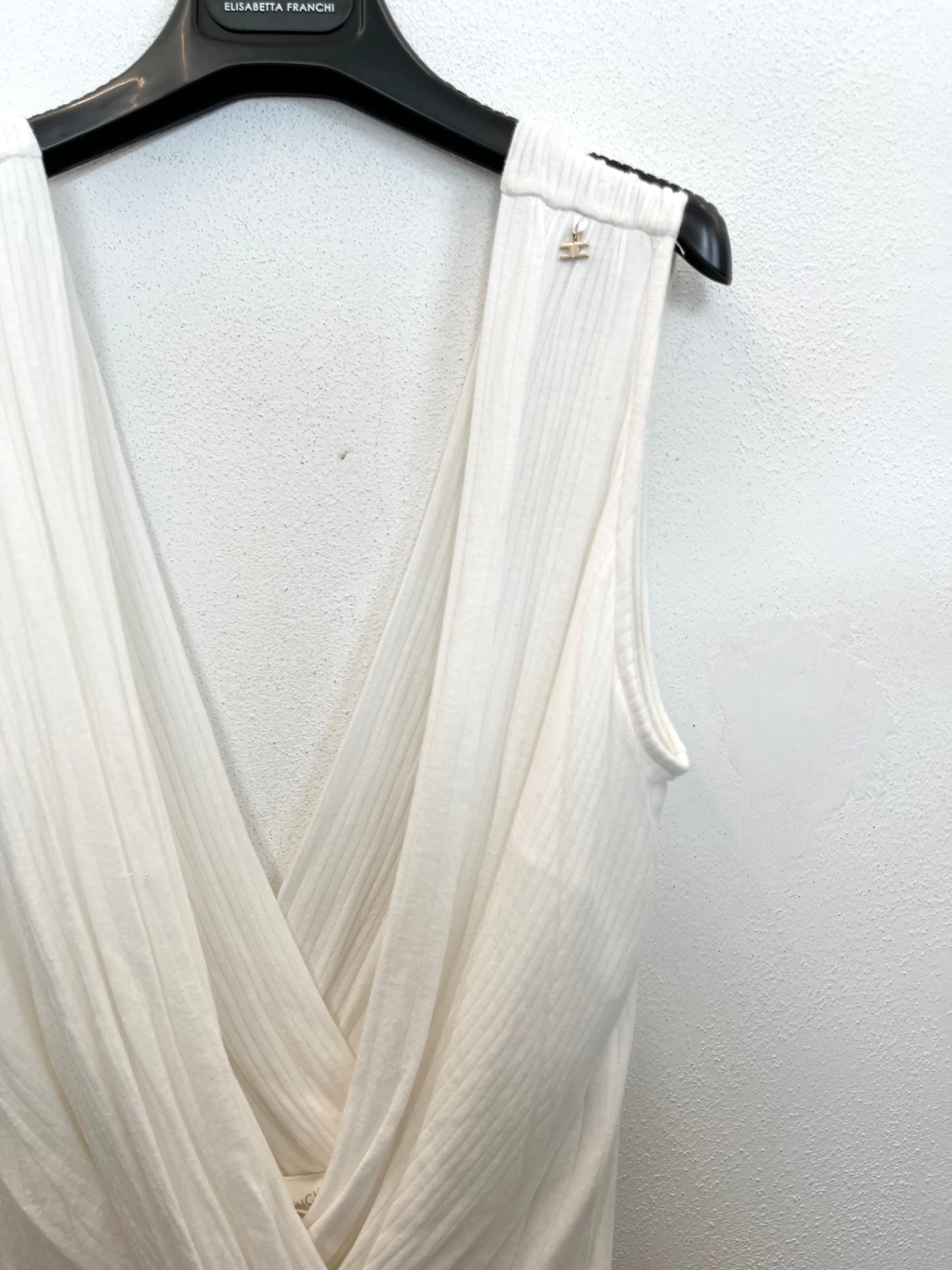 Body di Elisabetta Franchi a costine con profondo scollo a V