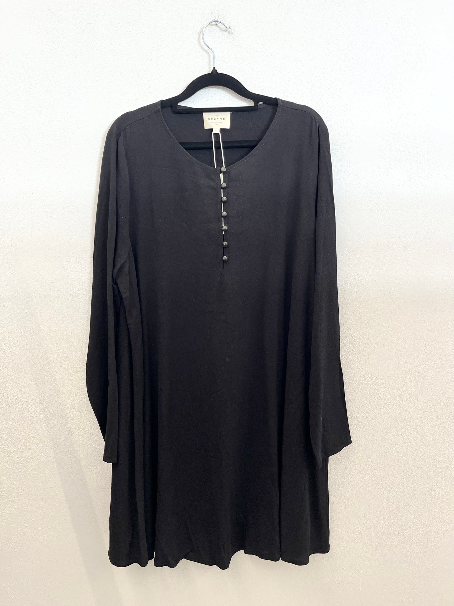 Abito di Sezane con bottoni gioiello