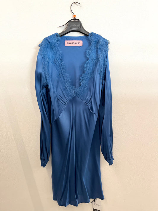 Abito sottoveste di Pink Memories in raso blu cobalto con pizzo
