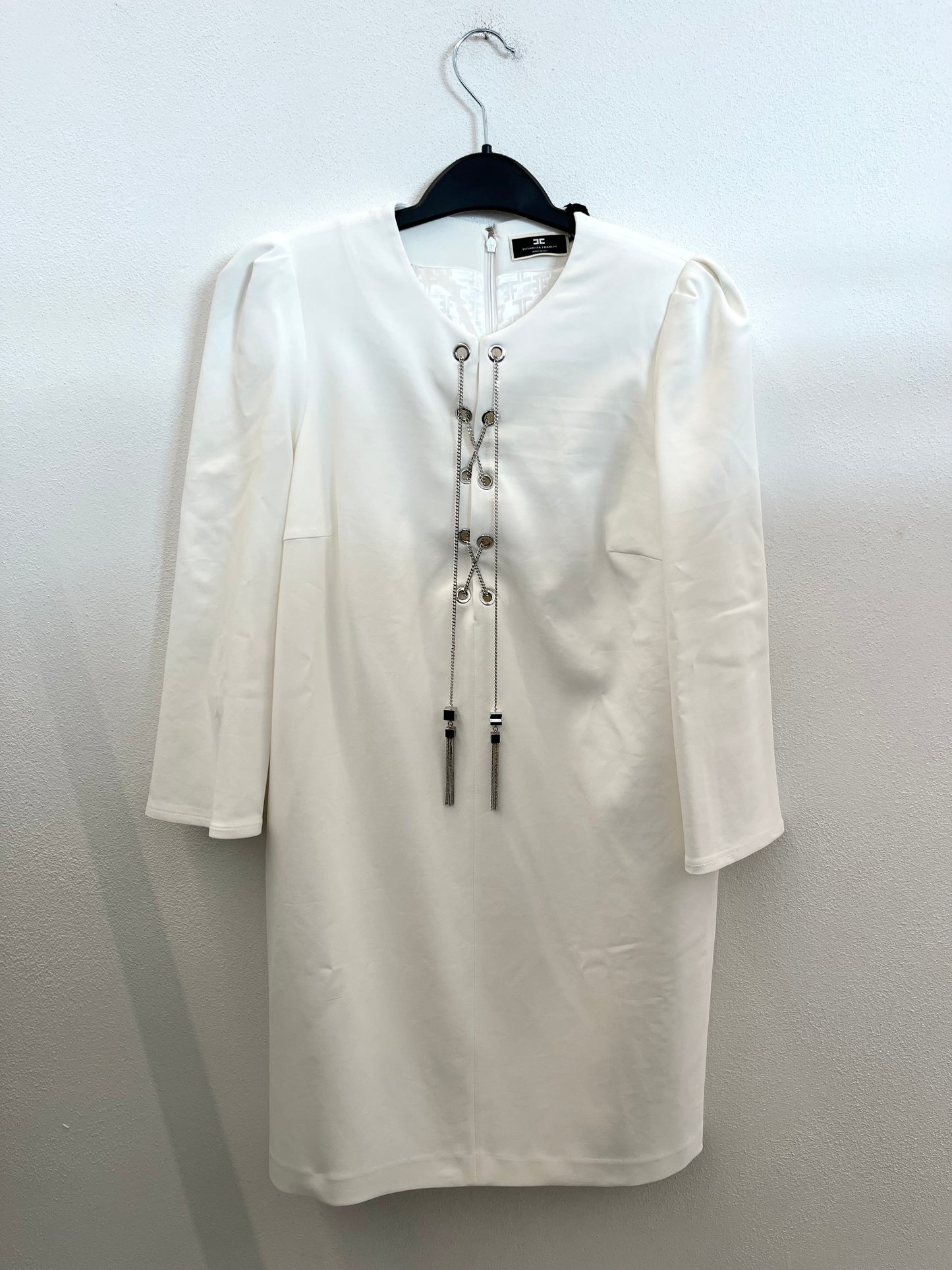 Abito tubino di Elisabetta Franchi avorio con dettaglio intreccio metallico