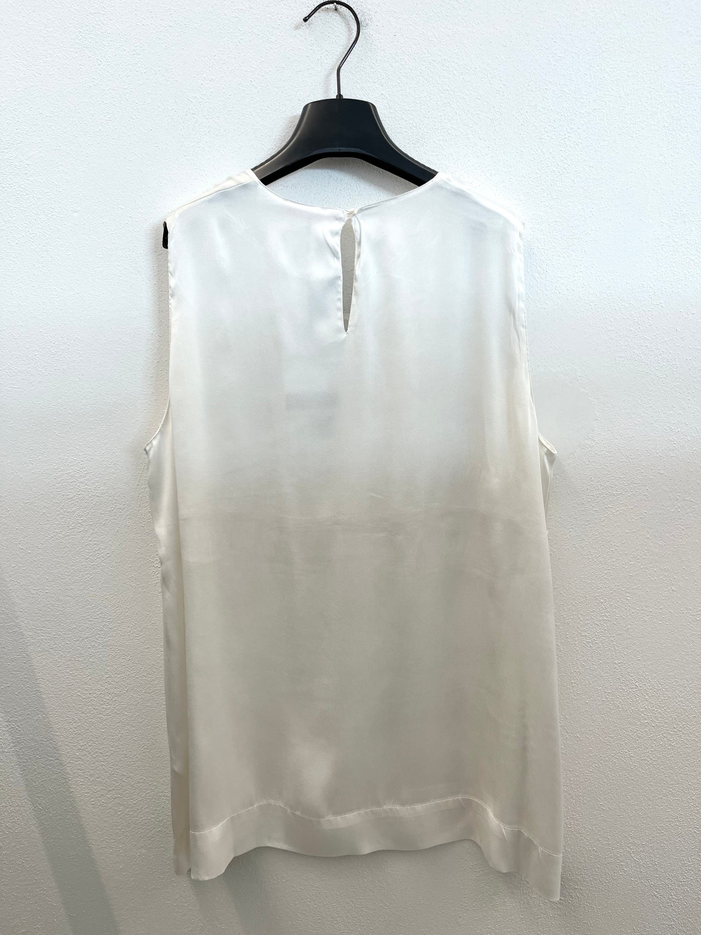 Blusa smanicata di RossoPuro in seta avorio
