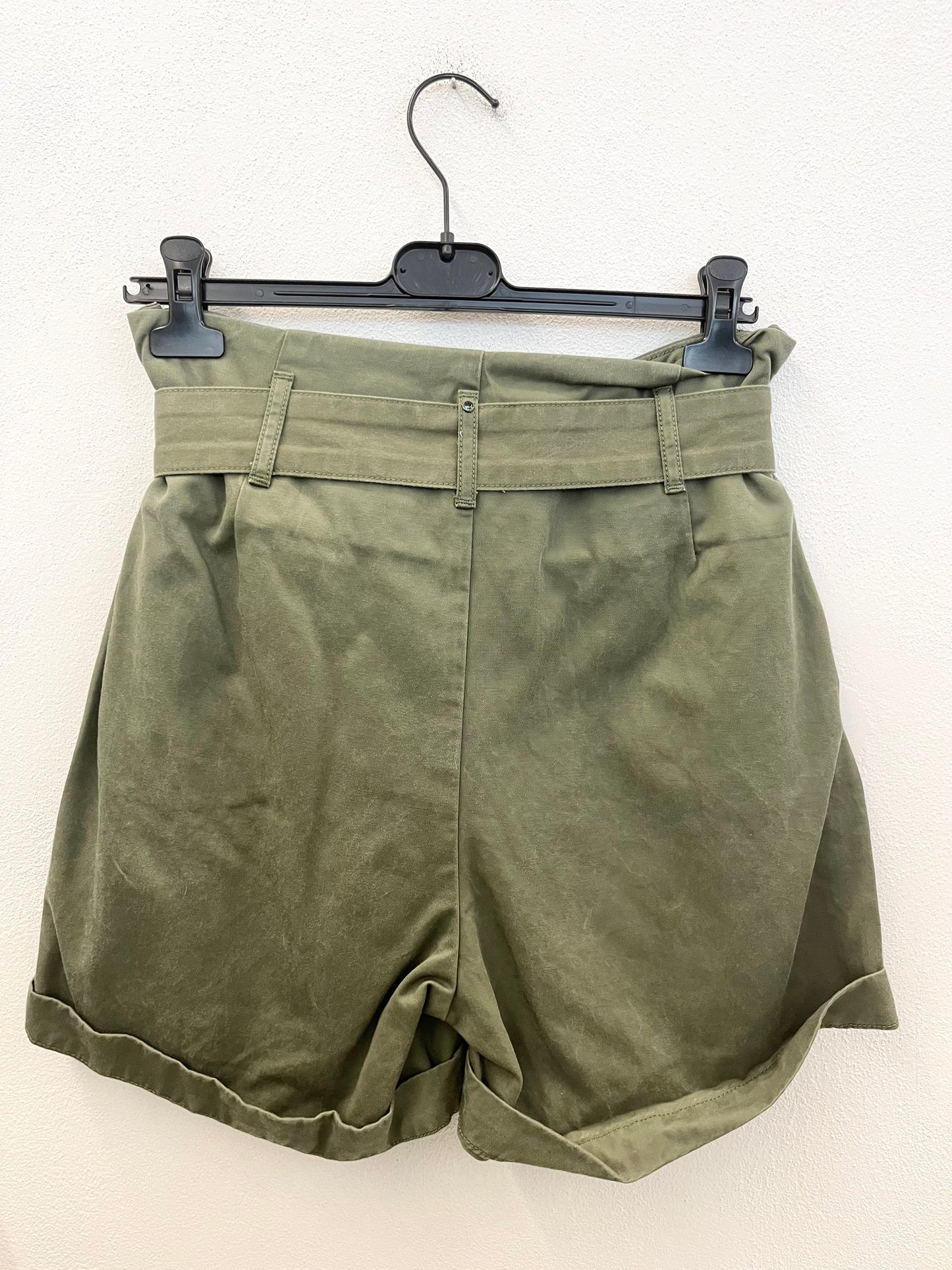 Shorts di Liu Jo in stile paperbag con ricami preziosi