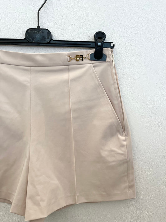 Shorts di Elisabetta Franchi strutturati con dettagli metallici