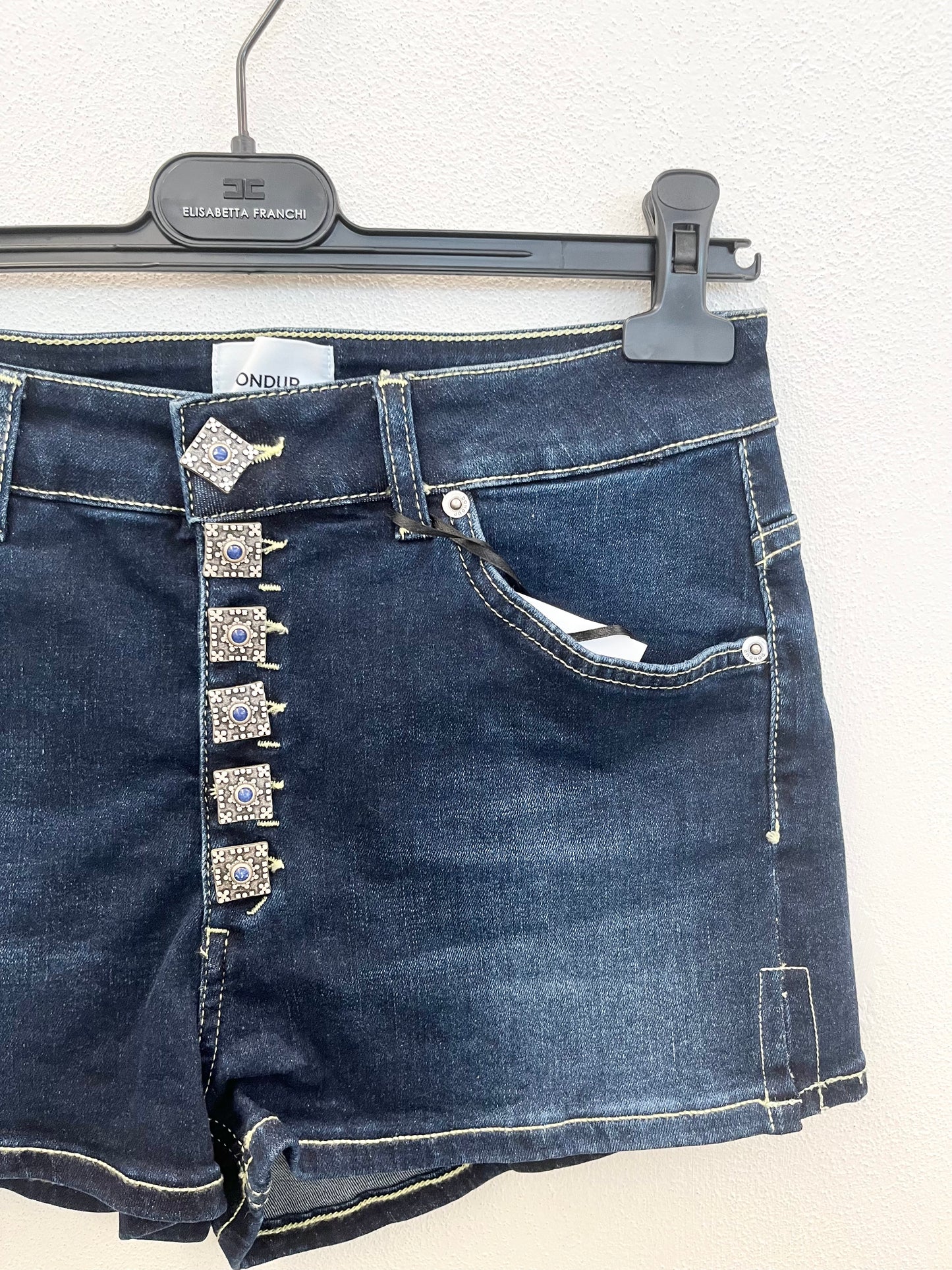 Shorts di DonDup in denim scuro con bottoni gioiello