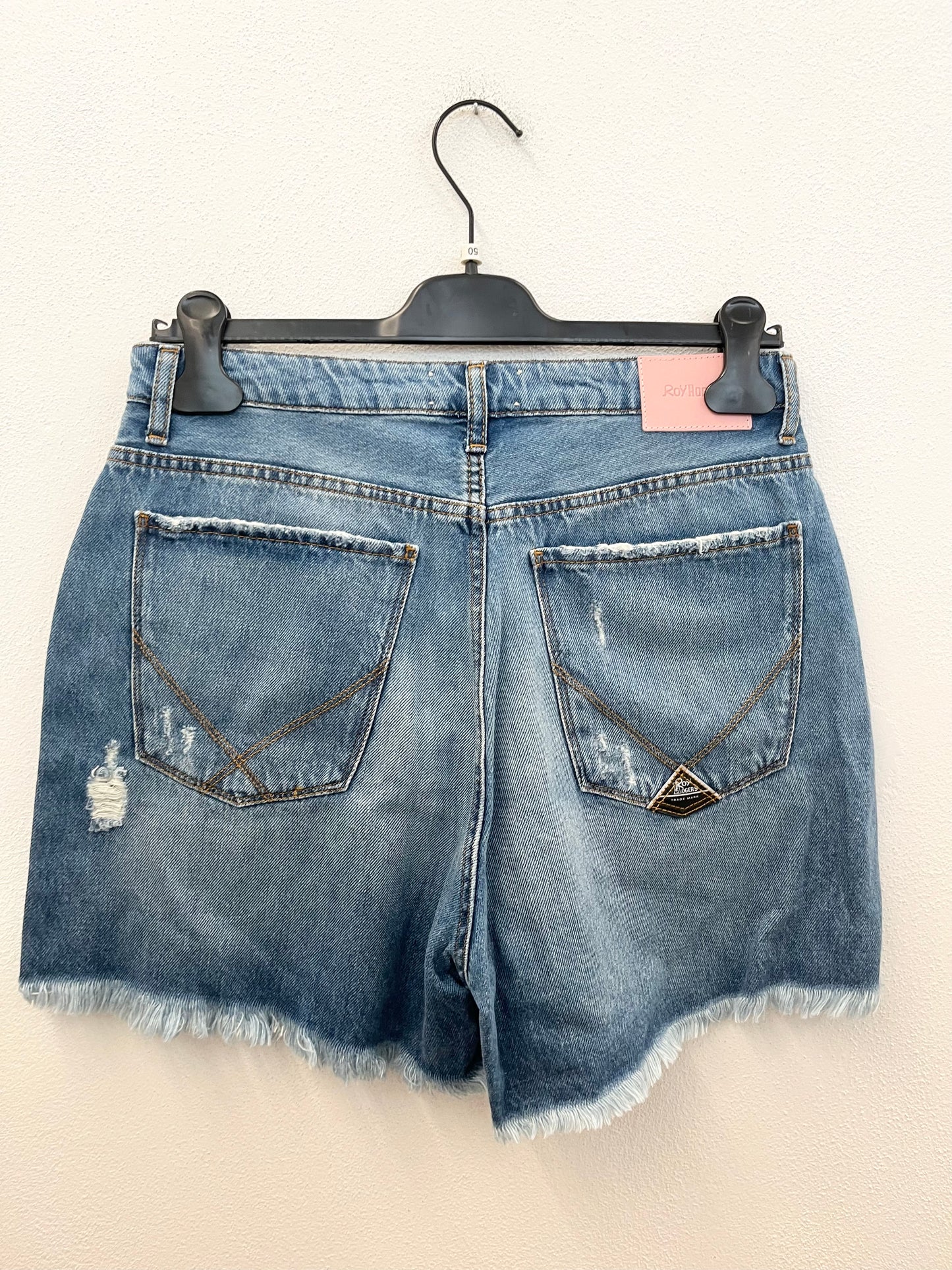 Shorts di Roy Roger's in denim délavé con orlo sfrangiato