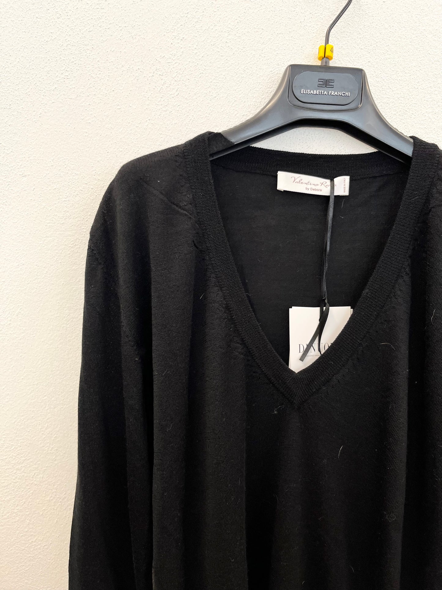 Maglione a V di Valentino Rama in maglia fine
