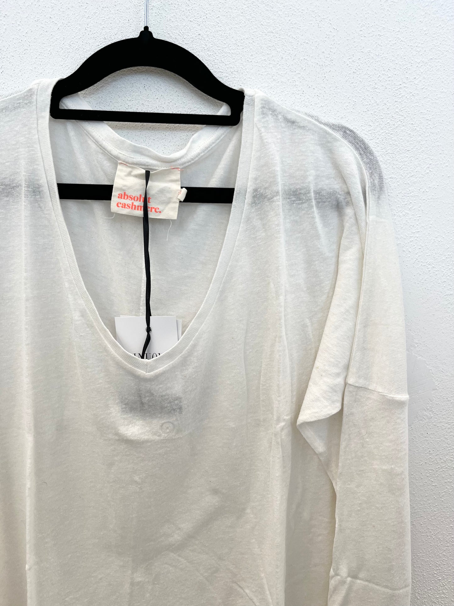 Maglione a V di Absolute Cashmere in jersey leggero