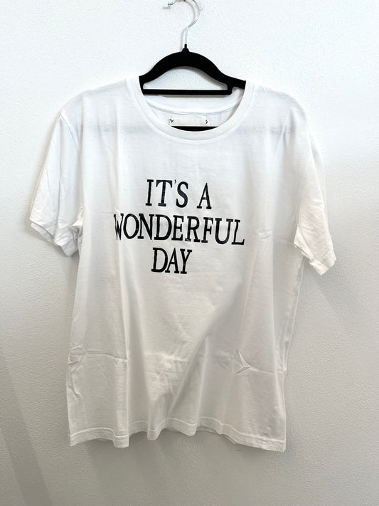 T-shirt di Alberta Ferretti con stampa "IT'S A WONDERFUL DAY"
