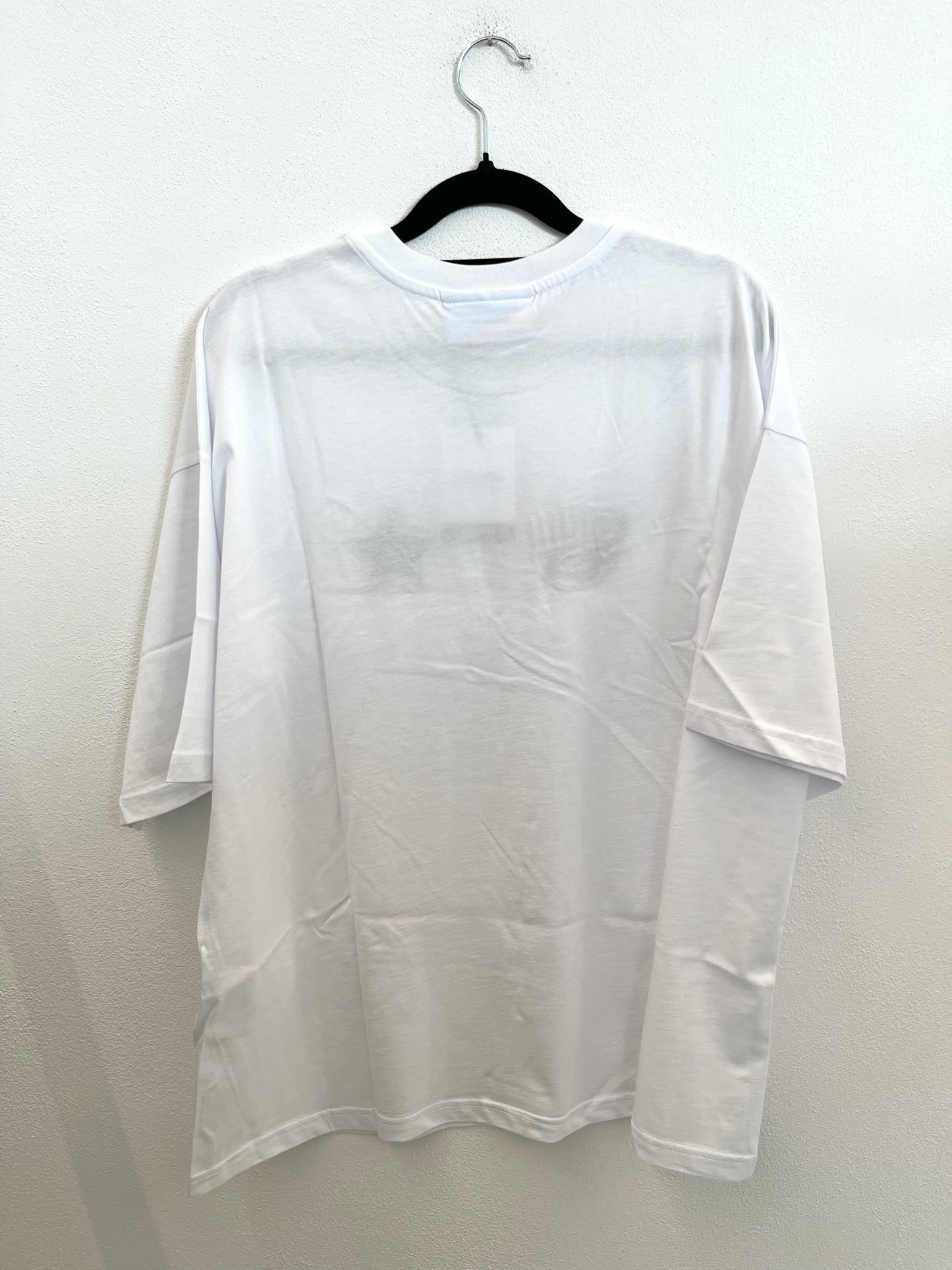 T-shirt di Chiara Ferragni con ricamo Occhio e Stella
