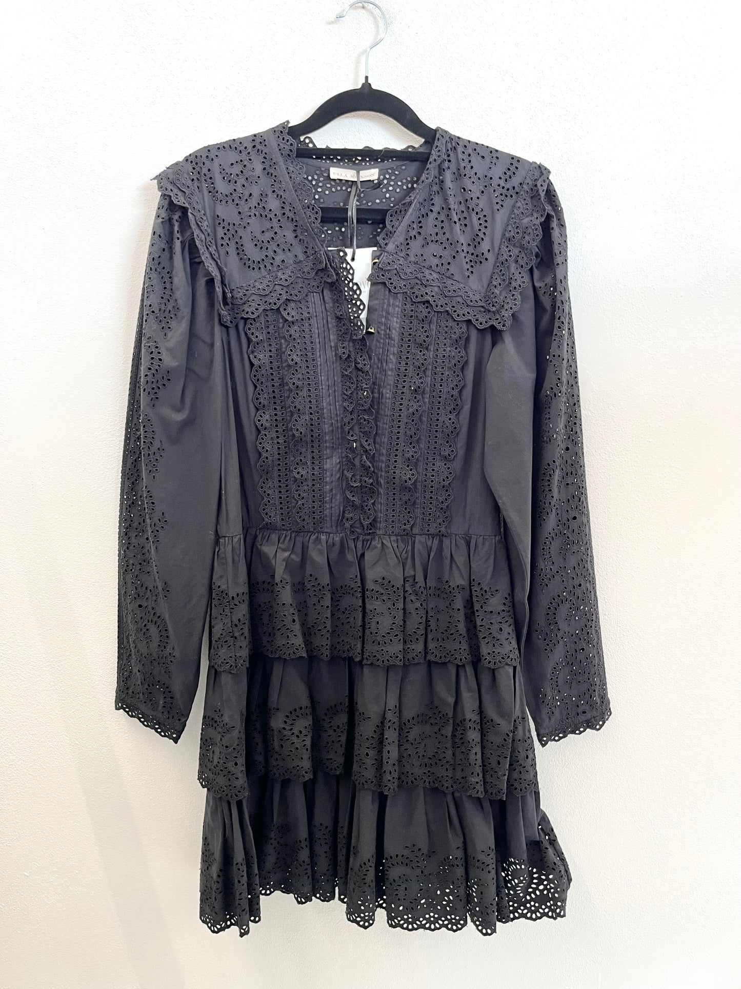 Abito Corto di Ulla Johnson a Balze in Pizzo Sangallo Nero