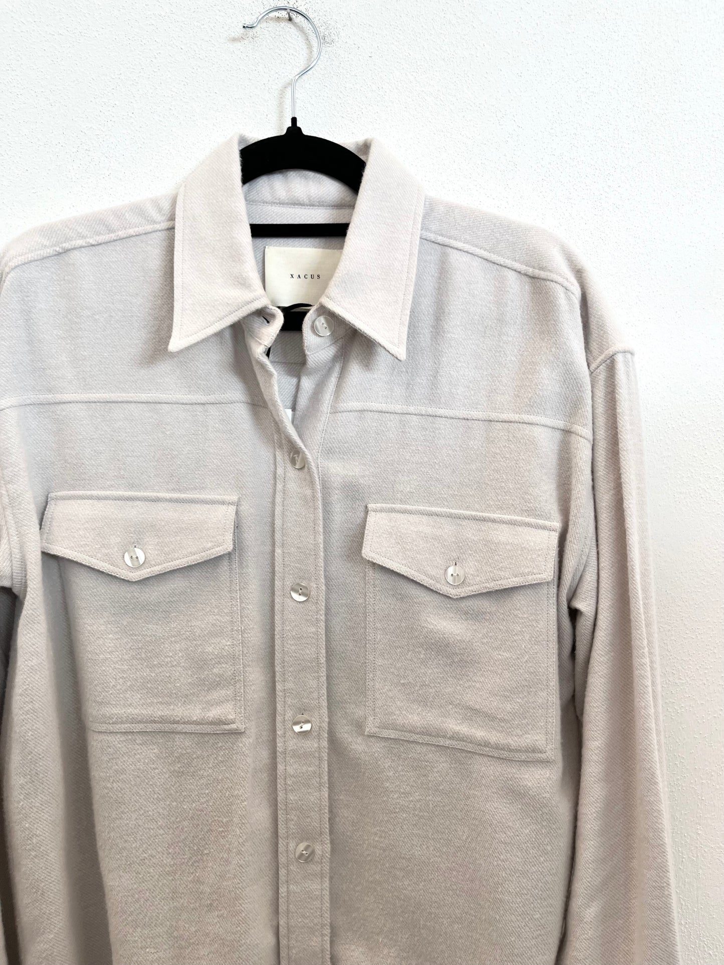 Camicia Oversize di Xacus in Panno con Tasche a Toppa