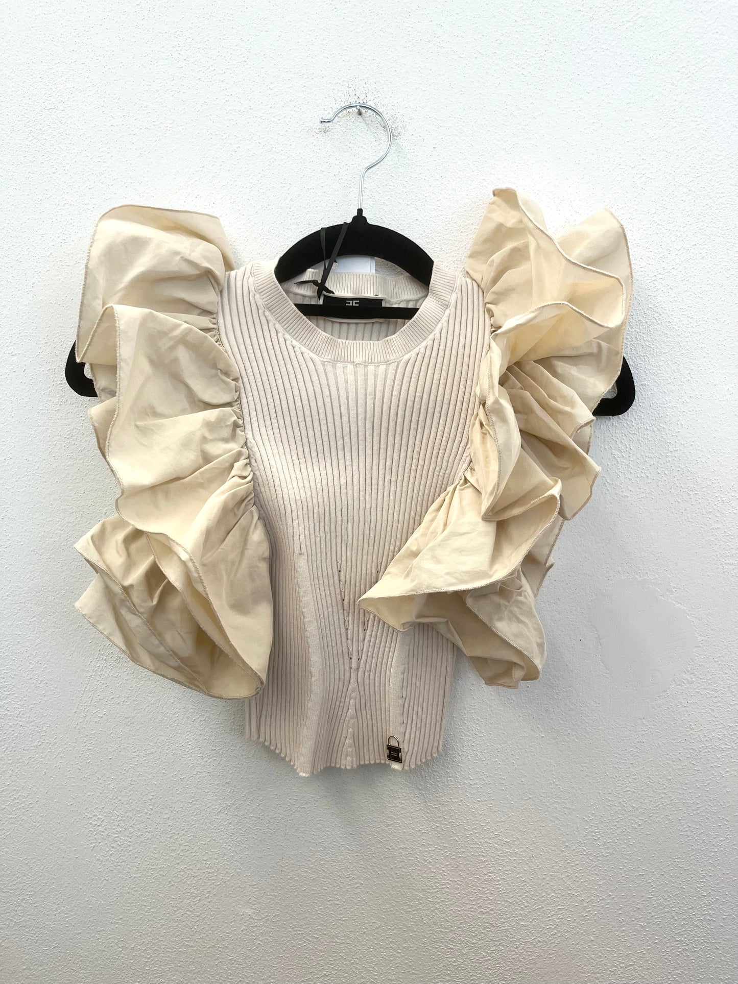 Top di Elisabetta Franchi&nbsp;a Costine con Volant Avorio