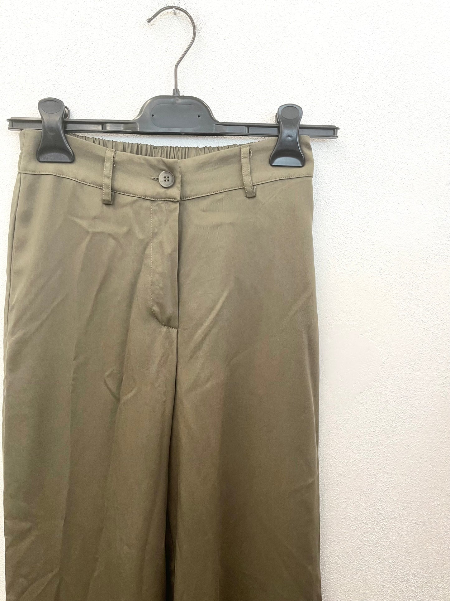 Completo di Croche Blazer e Pantaloni a Gamba Larga Verde Oliva