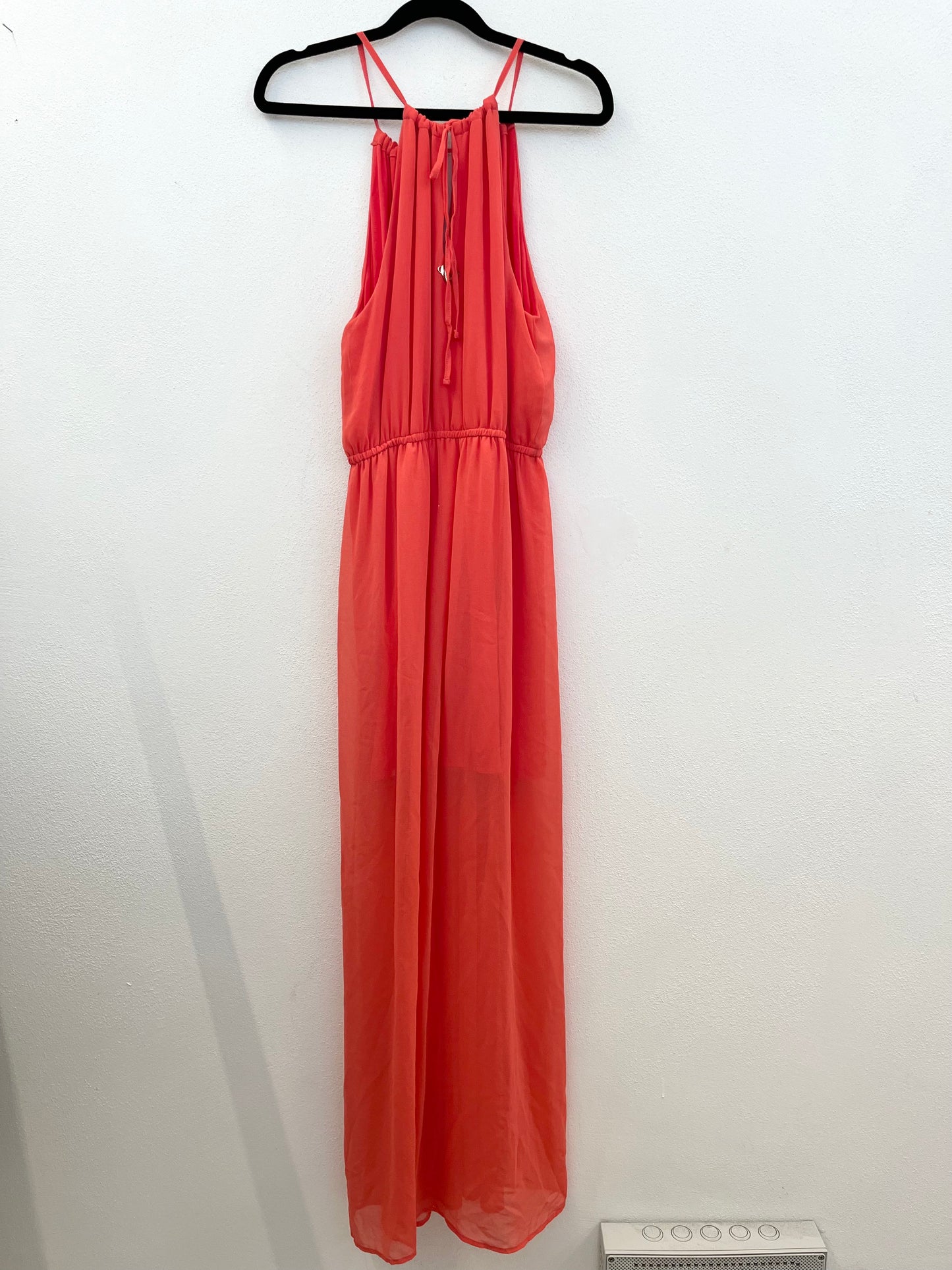 Abito Maxi di Twin Set Corallo Modello Halter in Chiffon Fluido