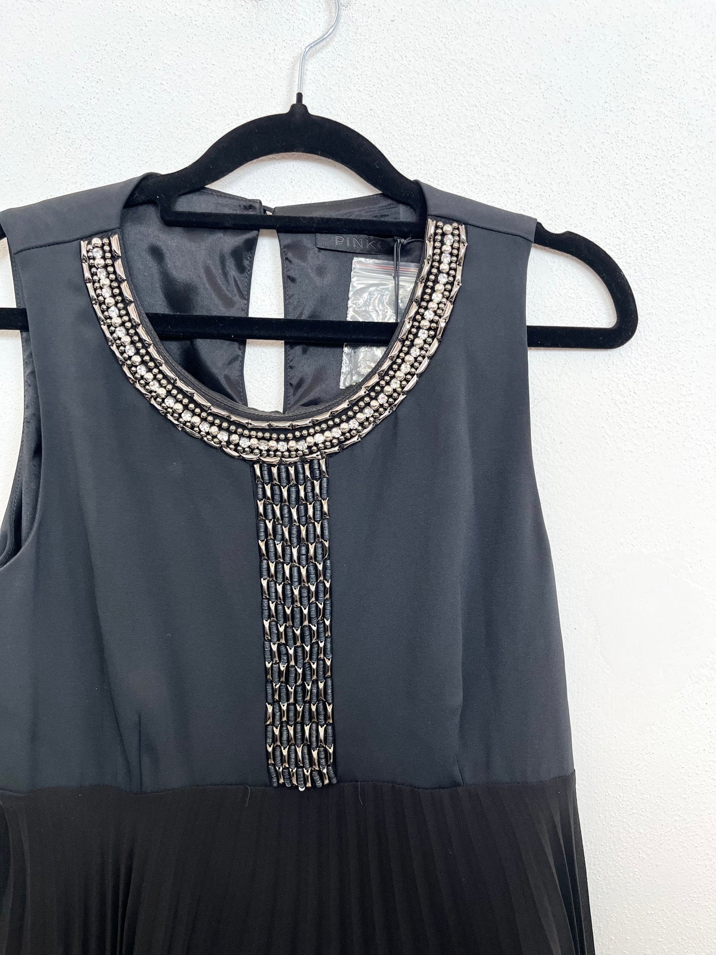 Abito da Cocktail di Pinko Nero con Scollo Gioiello