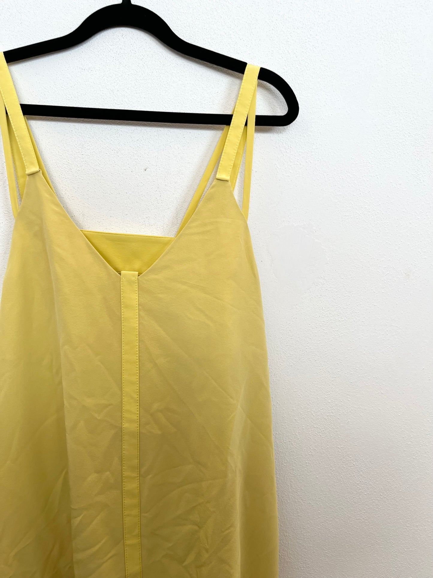 Abito Scivolato di D. Schumacher Giallo Limone con Scollo a V e Spalline Sottili