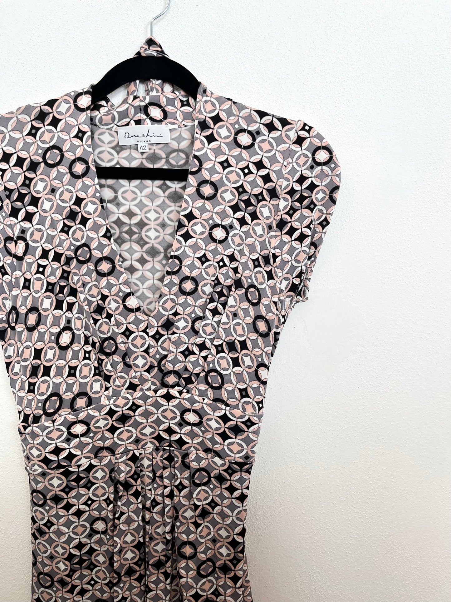 Abito Rose & Lini Milano con Stampa Geometrica e Bordo in Pizzo
