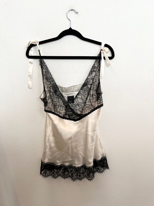 Top lingerie di Pinko stile sottoveste con inserti in pizzo