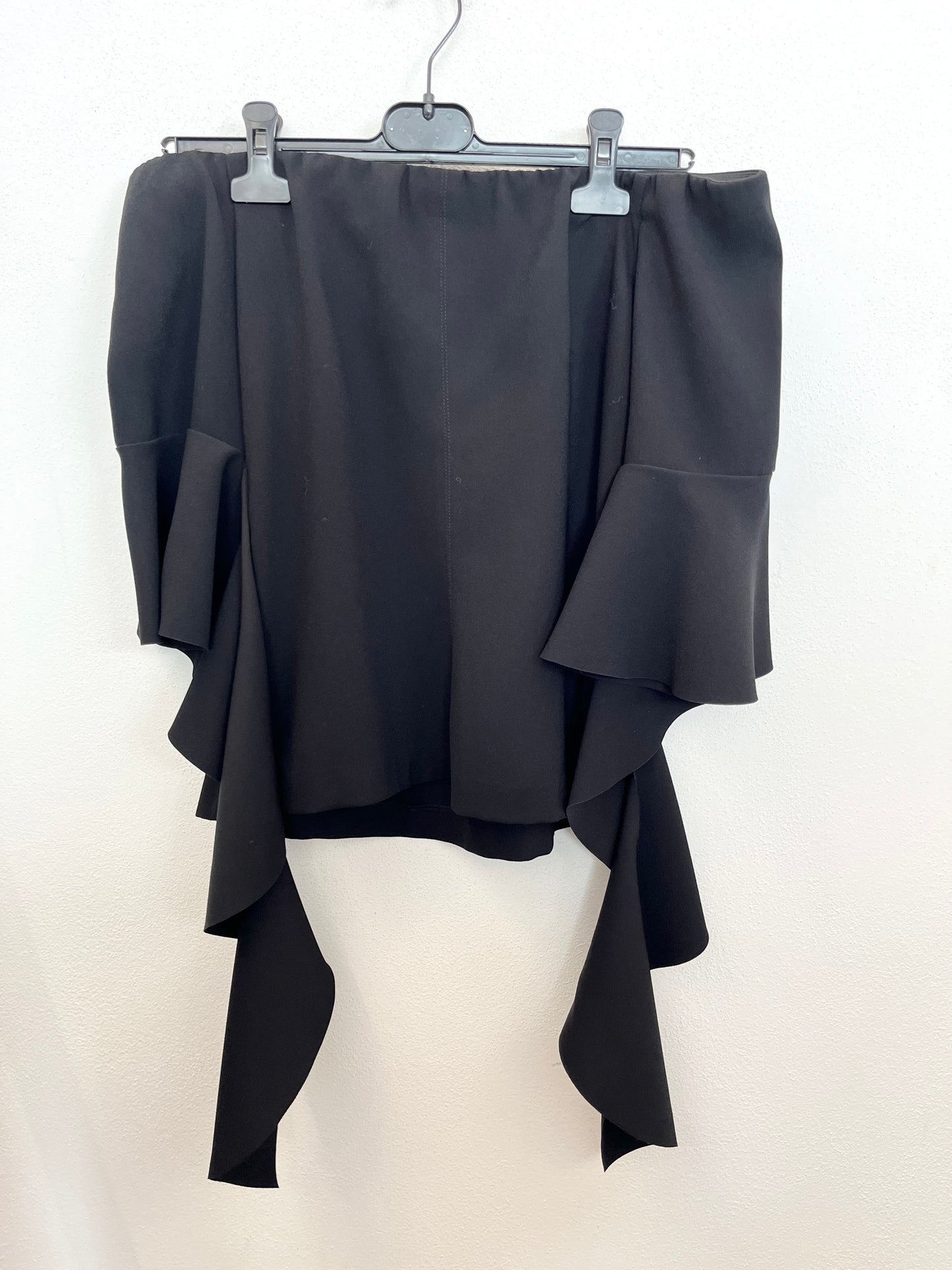 Top Pinko bardot off-the-shoulder con maxi volanti
