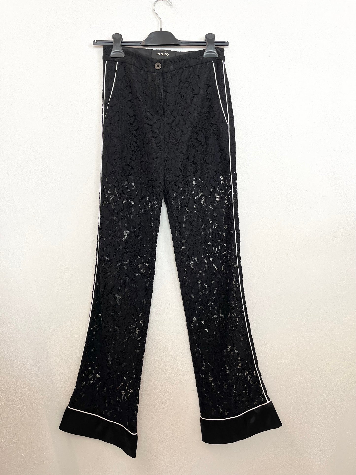 Completo di Pinko elegante pantalone e blazer in pizzo