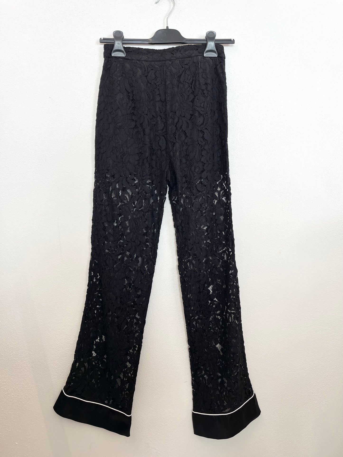 Completo di Pinko elegante pantalone e blazer in pizzo