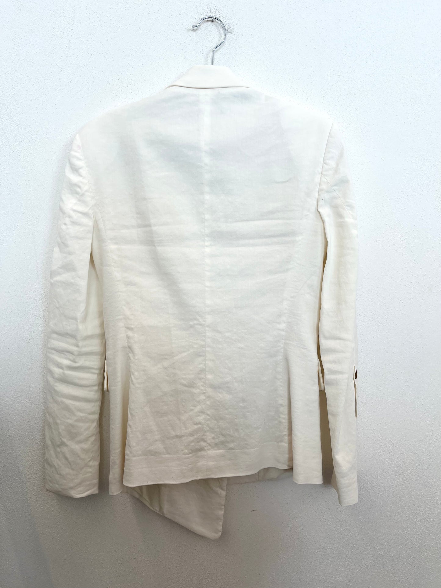 Tailleur di Pinko pantalone e giacca doppiopetto in lino