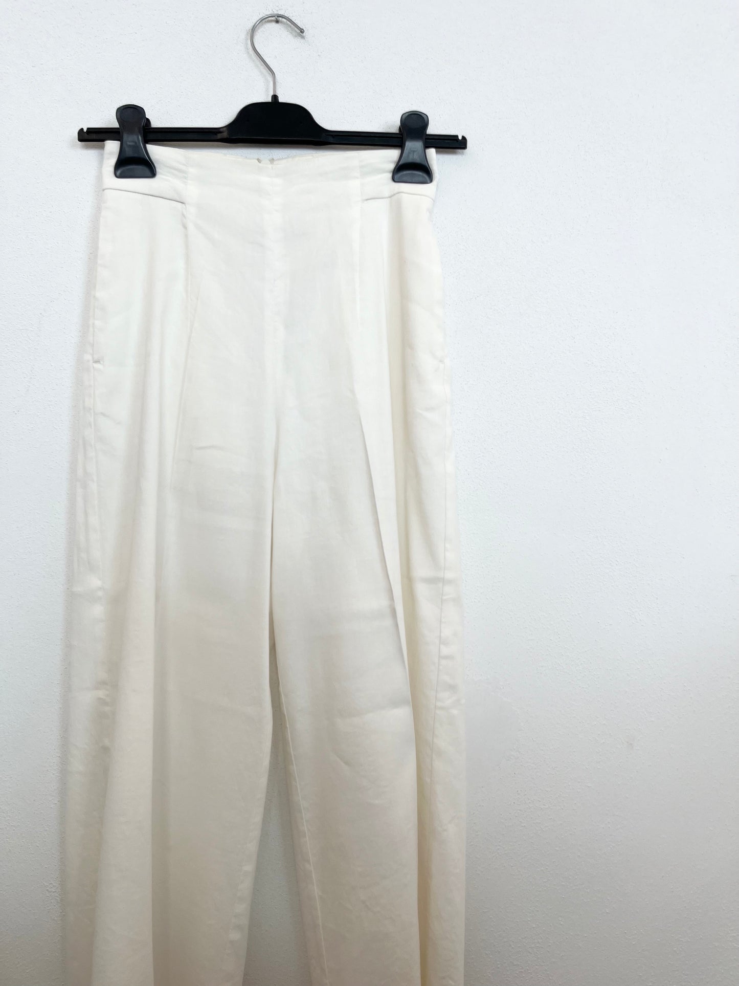 Tailleur di Pinko pantalone e giacca doppiopetto in lino