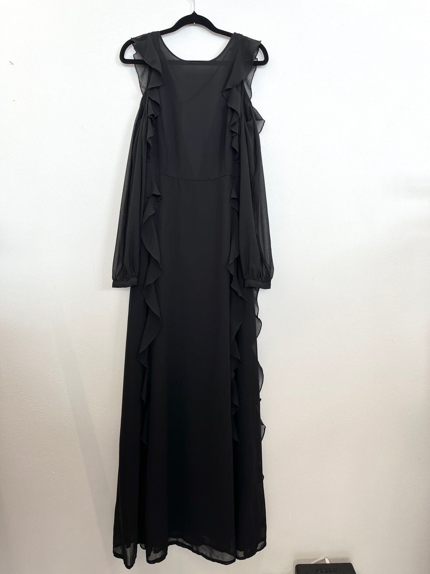 Abito lungo Glamorous elegante con rouches e spalle scoperte