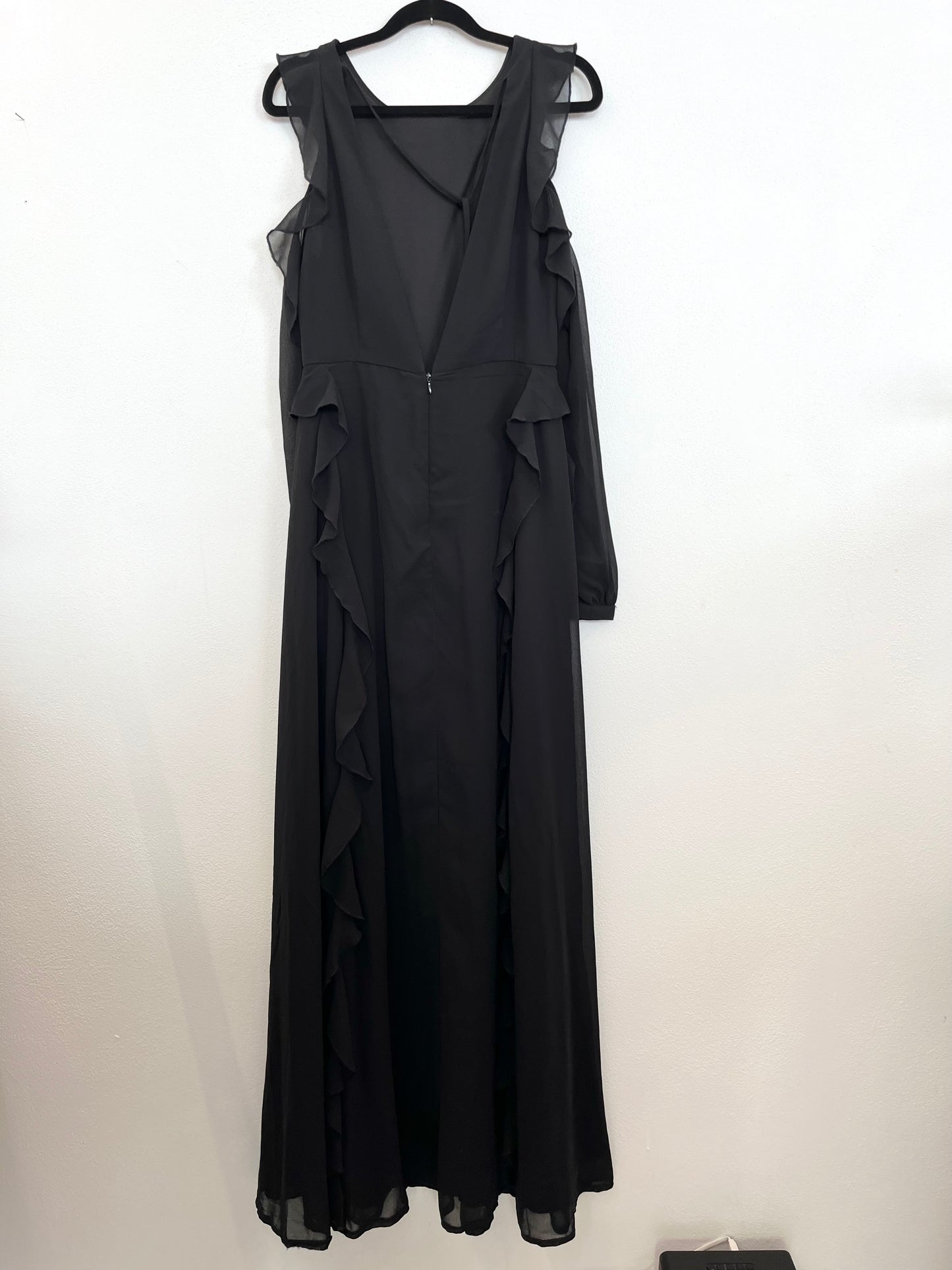 Abito lungo Glamorous elegante con rouches e spalle scoperte