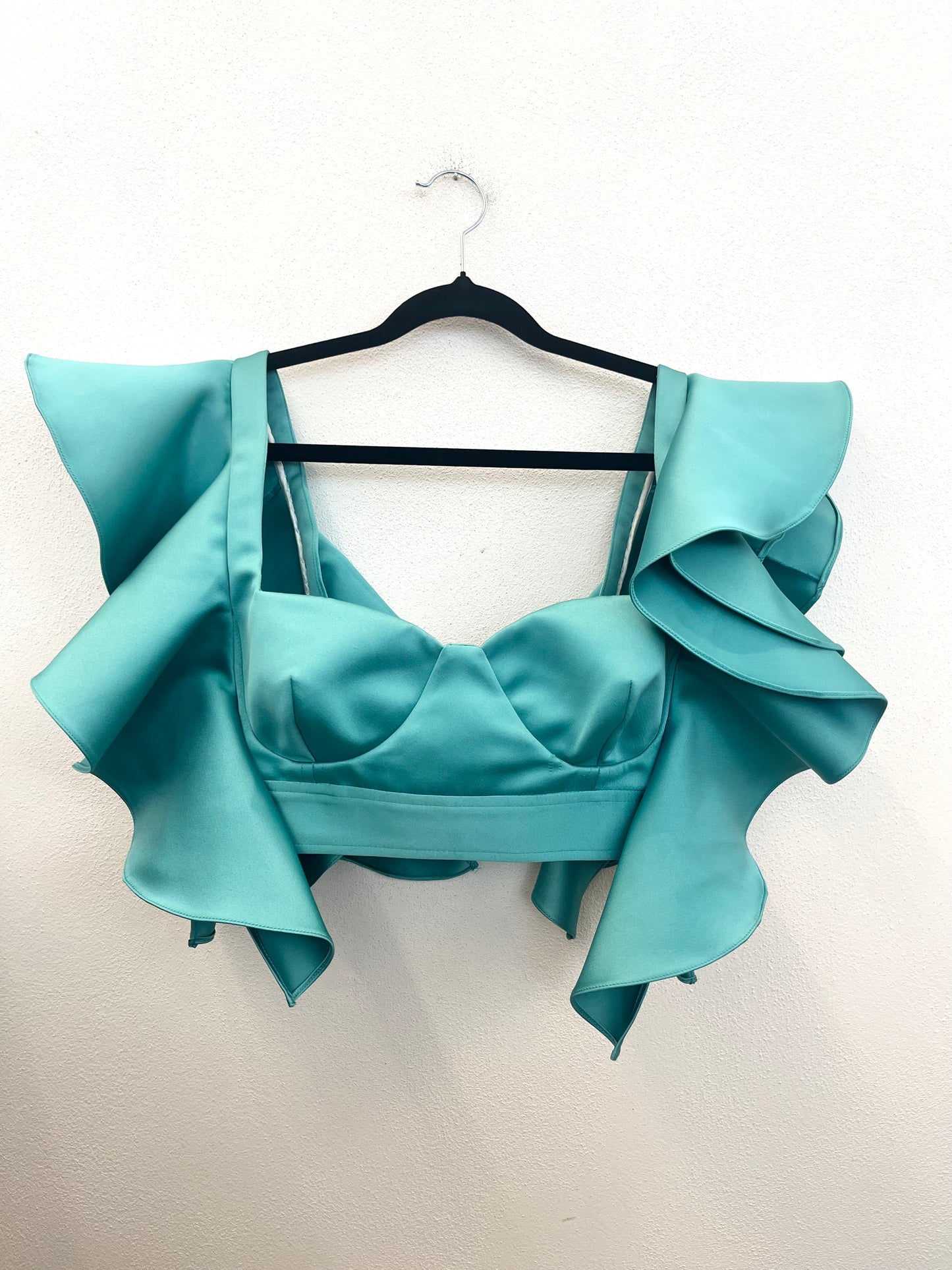 Crop top DelFrance sartoriale con maxi ruches