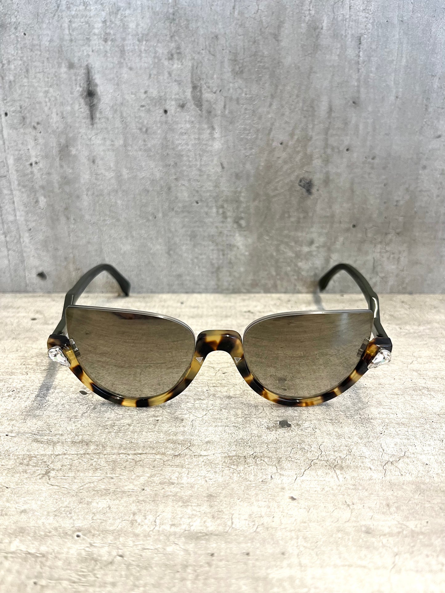 Occhiali da sole Fendi cat-eye tartarugati